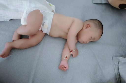 琼中宝宝高烧怎么处理